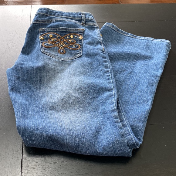 South Pole Denim Jeans. Size 15. Gold accents on back pockets. - Picture 3 of 8